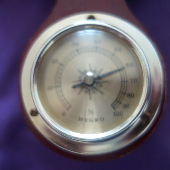 Vintage Weather Station Includes Thermometer, Thermor Barometer and Hygrometer - Picture 11 of 15